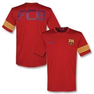  10 11 Barcelona Pre Match Top   Red: Sports & Outdoors