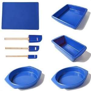  8 Piece Blue Bakeware / Spatula Set: Kitchen & Dining