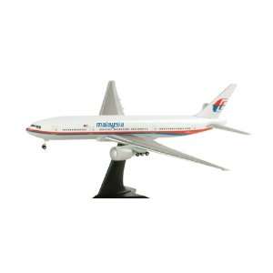   Herpa Wings Malaysia Airlines B777 200 Model Airplane: Everything Else