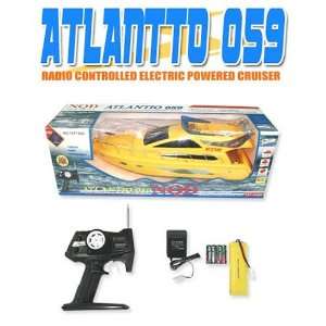   controll Atlantio Cruiser with twin engines speedy boat: Toys & Games
