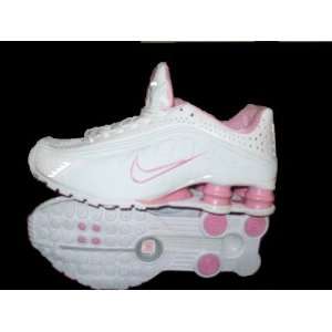  Womens Nike Shox R4 Sneakers White Pink Size 7 Braned New 