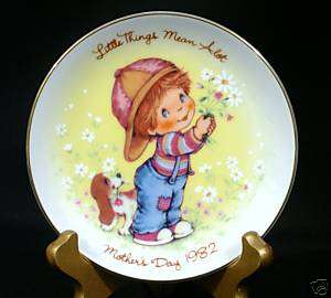 Mothers Day 1982 Little Things Avon Collector Plate  