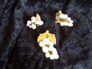 VINTAGE PEARL & LEAF GRAPE CLUSTER BROOCH/PIN/PENDANT MATCHING CLIP ON 