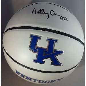   KENTUCKY WILDCATS* basketball 2A   Autographed College Basketballs