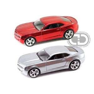 Set of 2  2006 Chevy Camaro Concept 1/64: Toys & Games