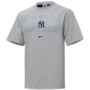   Nike New York Yankees Ash Americana Tackle T shirt: Sports & Outdoors