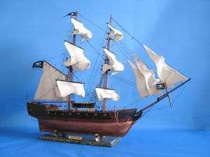 Caribbean Pirate Ship 37   White Sails Model NEW  