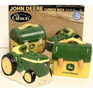 John Deere Lunch box Ceramic salt & pepper set:  Kitchen 