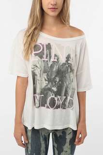 UrbanOutfitters  CHASER Pink Floyd Boxy Crop Tee