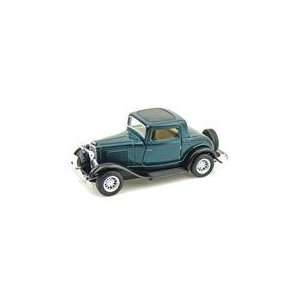  1932 Ford 3 Window Coupe 1/34 Green: Toys & Games