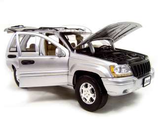 2001 JEEP GRAND CHEROKEE SILVER 1:18 DIECAST MODEL CAR BY MOTORMAX 