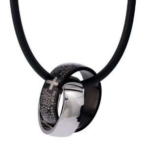 Kautschuk Halskette mit zwei Edelstahl Ringen mit Kreuzgravur in einem 