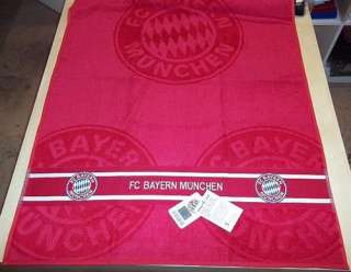 FC Bayern München Duschtuch bestickt mit Namen Logo  
