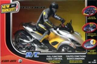 New Bright Can Am Spyder R/C Silver Yellow Motorcycle Trike 