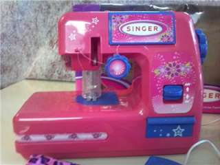 Childrens Pink Singer Fashion Center Kids Sewing Machine & Bead 