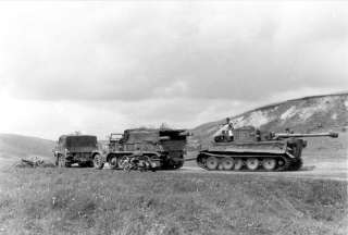   German SdKfz.9 FAMO Half Track Hanomag IXO ALTAYA war master  